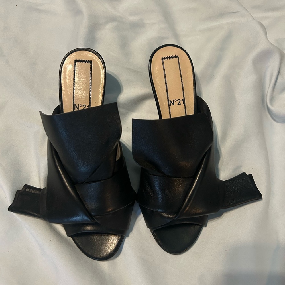 No. 21 Black Kitten Heel Slide Sleek and Versatile